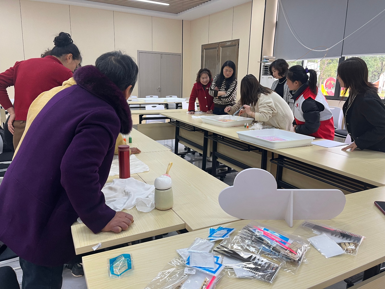 丽安村女性如何通过非遗手工制作展现新时代风采？  第2张