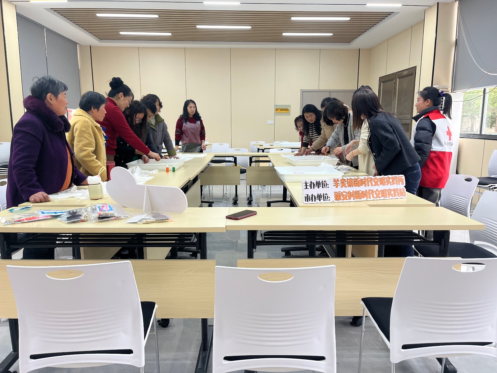 丽安村女性如何通过非遗手工制作展现新时代风采？  第3张