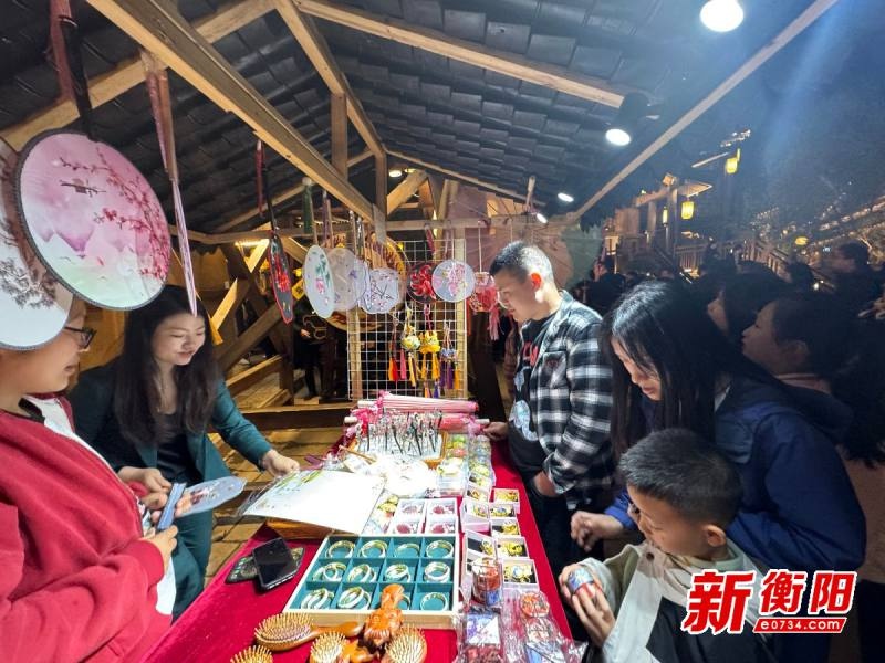 南岳里古镇周末爆满！烟火气息与欢乐氛围为何如此吸引人？  第2张