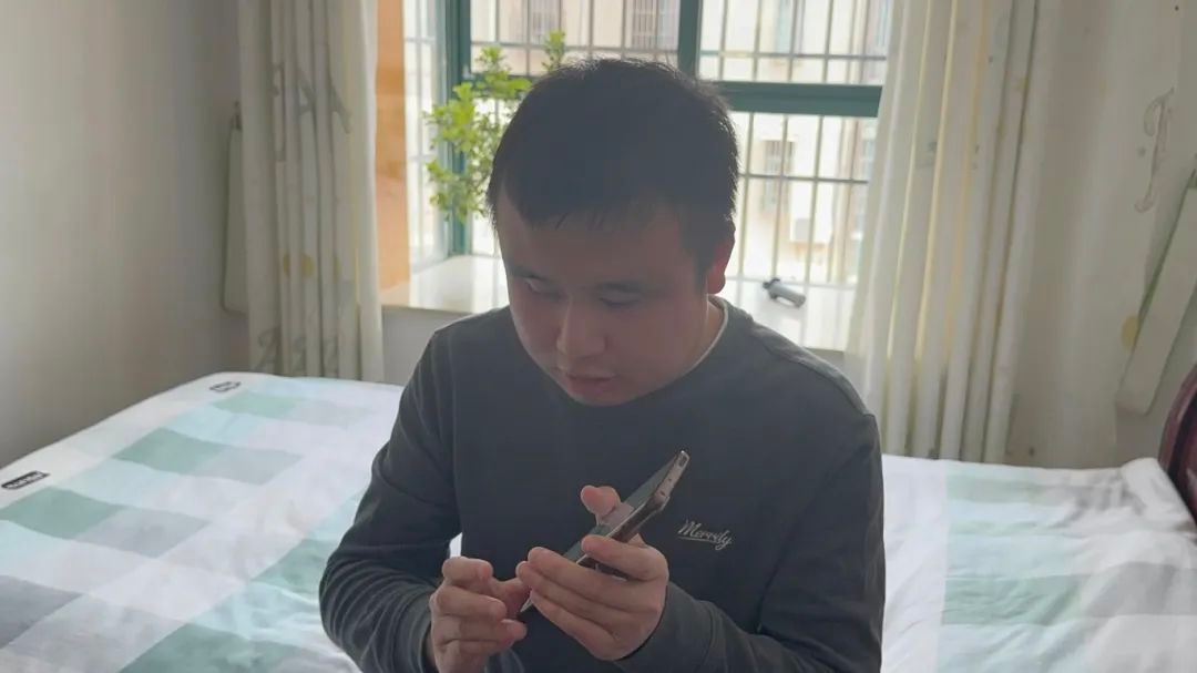 95后盲人摄影师用镜头打破偏见，他的世界虽无光却充满色彩  第3张
