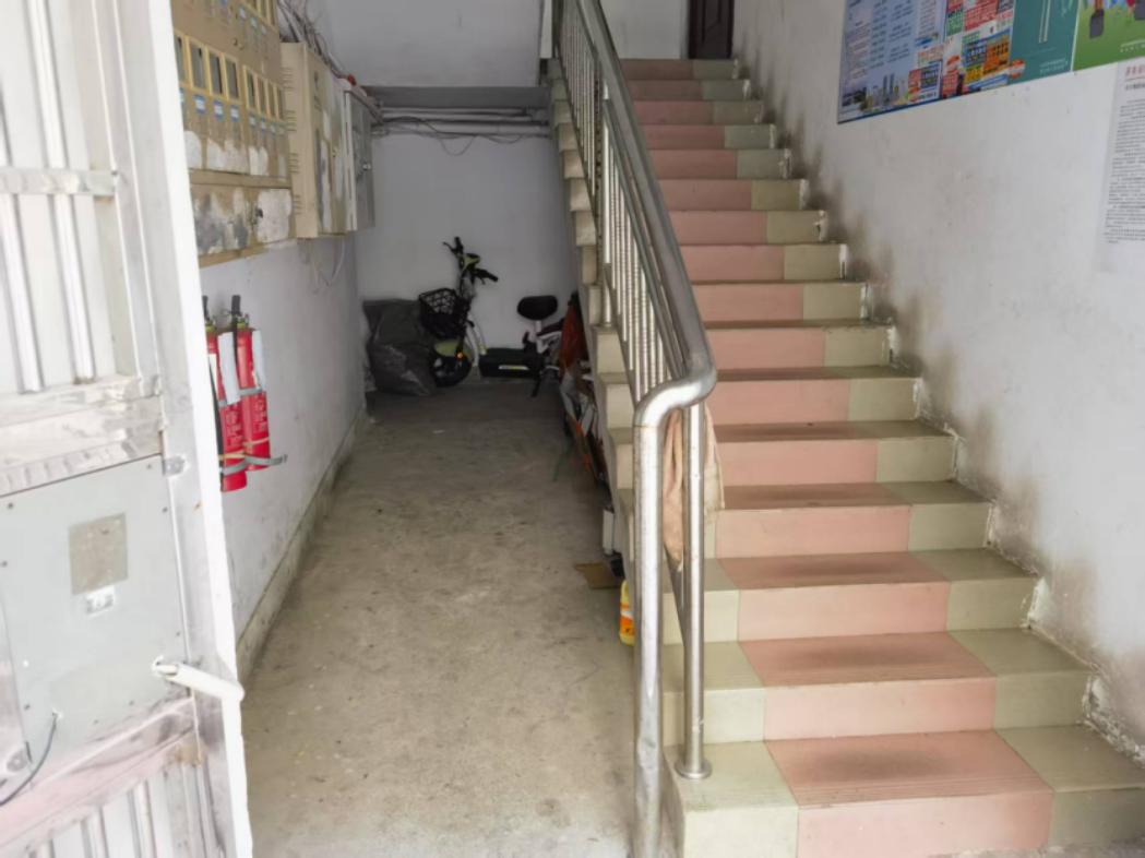 萍乡这些小区电动自行车违规停放、堵塞疏散通道，你家小区上榜了吗？  第8张