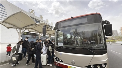 大风天气地铁停运？天津公交紧急开通免费接驳专线，市民出行无忧