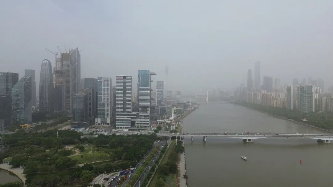 广州空气质量罕见爆表！时隔4年再发灰霾预警，你的口罩准备好了吗？  第2张