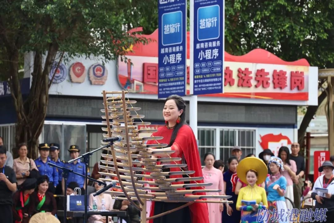 2025年中越界河大联欢震撼上演！13个精彩节目谱写友谊新篇章  第4张