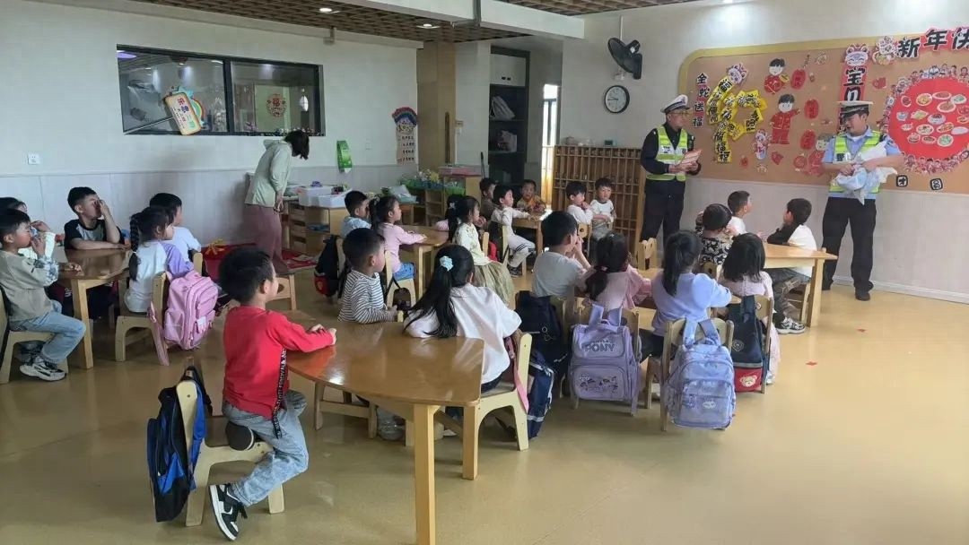 市交警支队深入幼儿园开展活动，这样守护儿童交通安全，你知道吗？