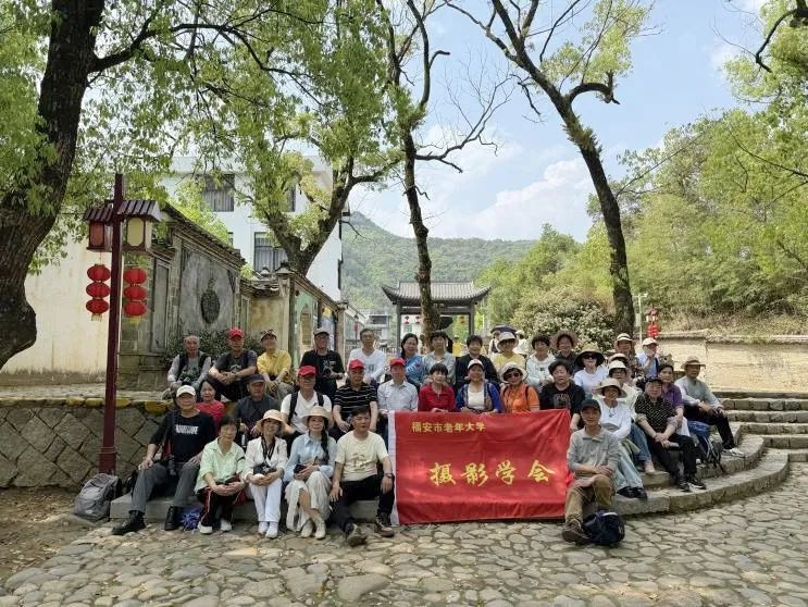 80位退休老人齐聚梅口埠，他们的读书会为何让人热泪盈眶？  第4张