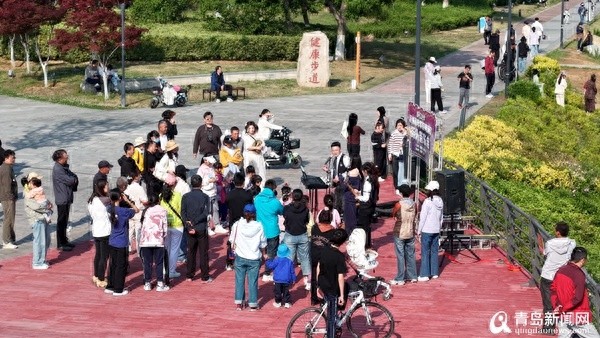 初夏青岛城阳区蔷薇花盛放！村超激战，文体盛宴咋玩？