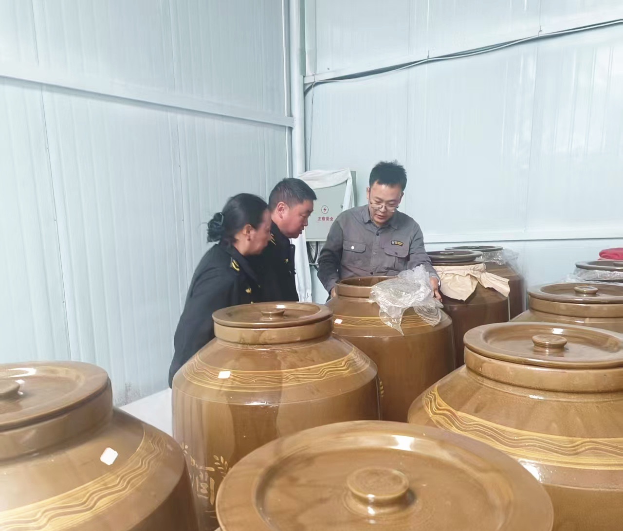 若尔盖县市场监管局主动上门指导食品小作坊，这是咋做到的？  第2张
