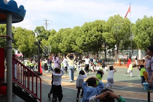 5月12日沾益区一幼突发演练！4分钟全体师生紧急避险？  第6张