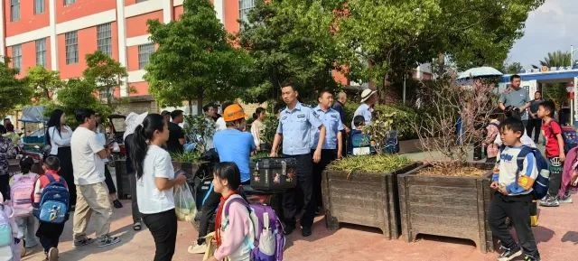 为给学生营造安全校园环境，三部门都做了啥？  第2张