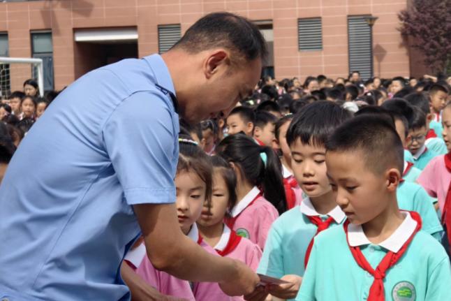 5月12日！西安这所学校凭啥能举办这么精彩的普法讲座？  第2张