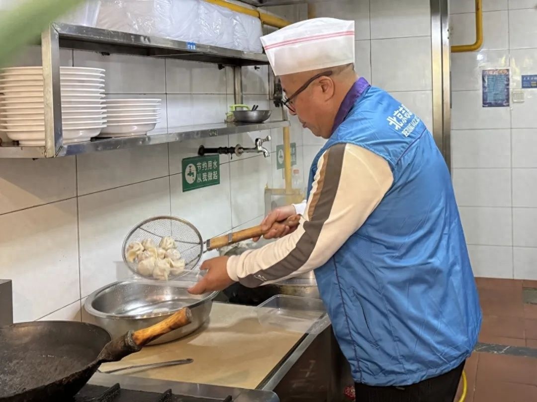 从大连到北京开饺子馆，陈时田的 11 年爱心之旅有多暖？  第1张