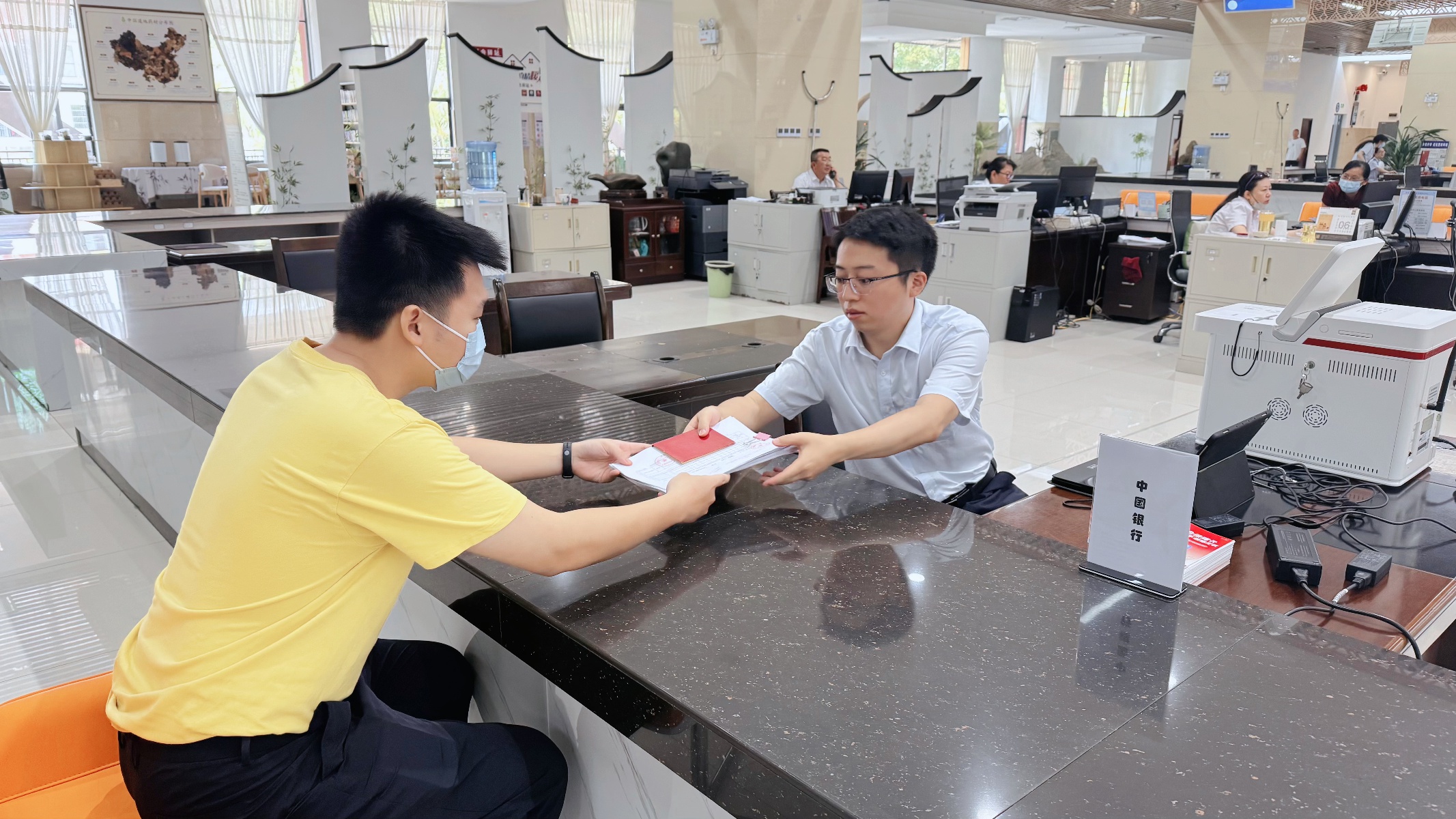 一站式社保卡服务上线！能解决群众多头跑难题？5月8日正式开通  第2张