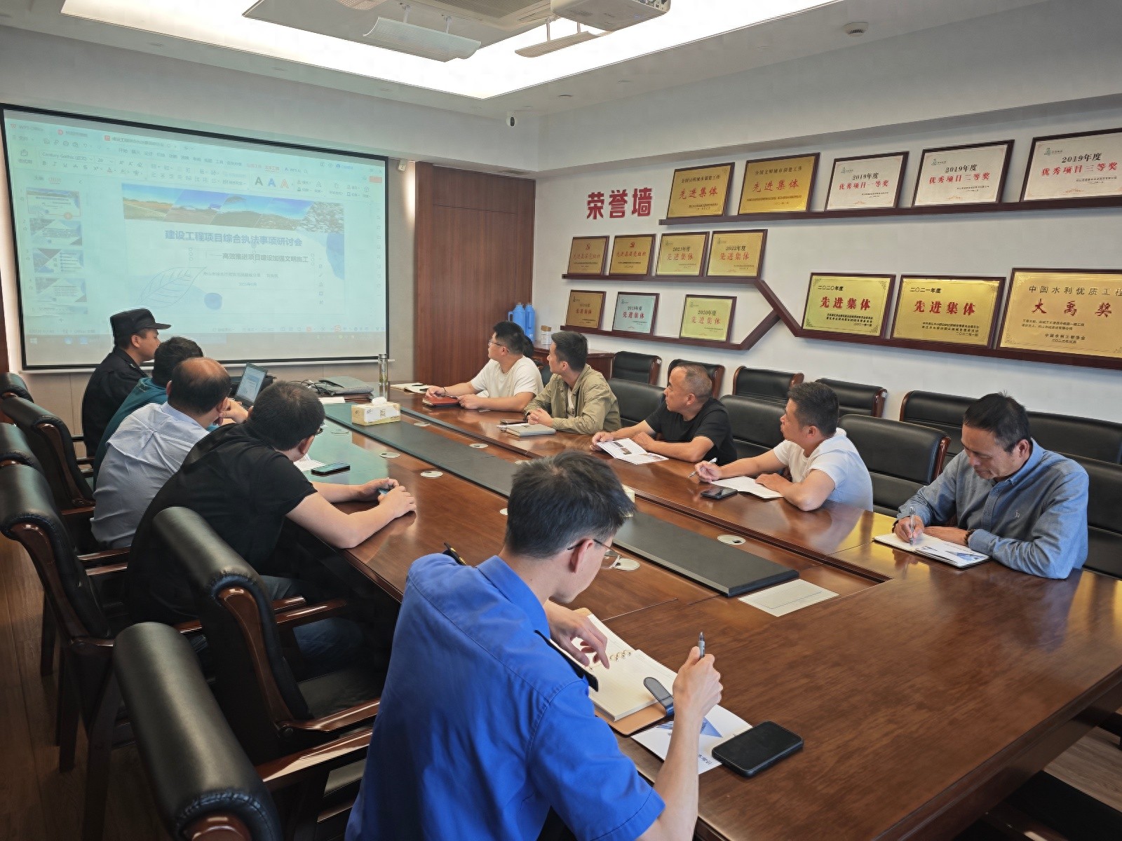 为提升建筑渣土利用率，新城执法分局直属中队都做了啥？