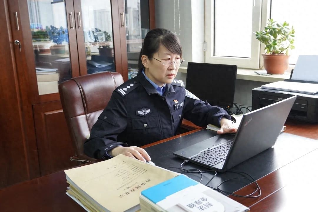 三十年如一日坚守！张丽霞为何对公安工作如此热忱？  第1张