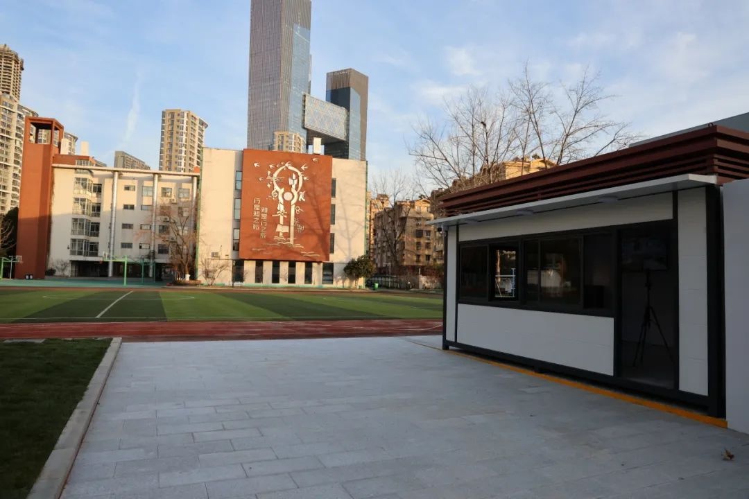 校门口拥堵隐患大！陶行知学校小学部交通难题咋解决的？  第2张