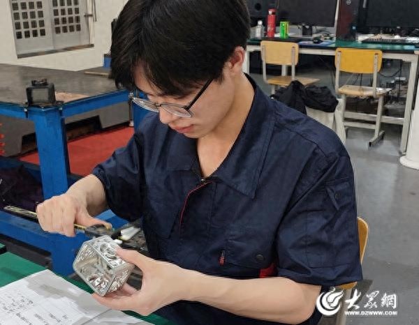 技能点亮人生！烟台职院韩文灿为何能斩获60余项大奖？