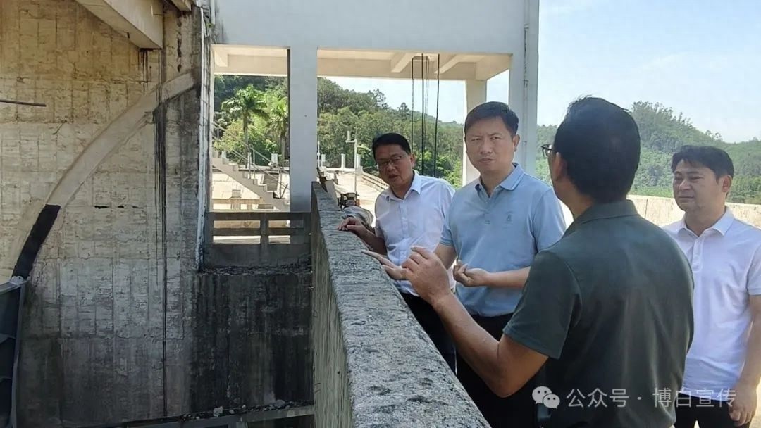 5月12日县长覃挺调研水库安全度汛等工作，保障人民生命财产安全？
