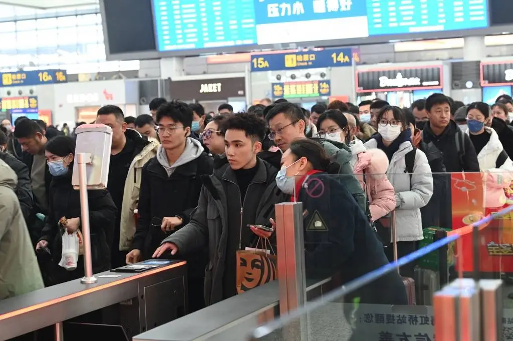 春运大幕拉开！36万人踏上归途，你准备好回家吃老妈做的饭了吗？  第8张