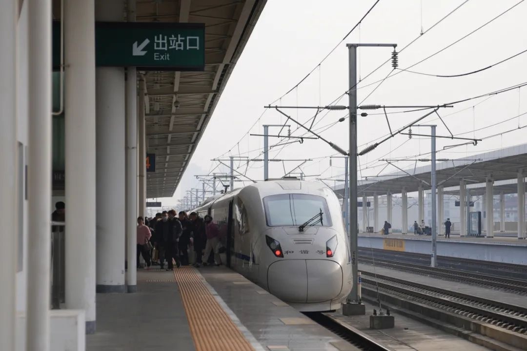 2025年春运大幕开启！汉中车站如何应对153万人次的客流高峰？  第3张