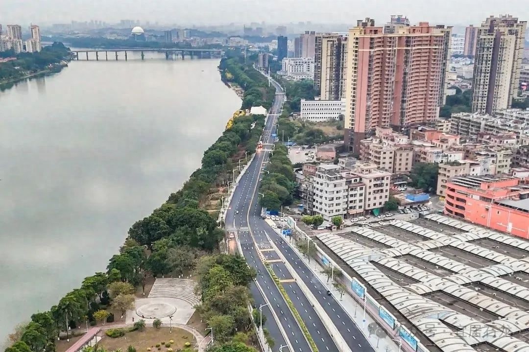 东莞大堤加固工程提前完工！石龙至石排交通时间大幅缩短，你感受到了吗？