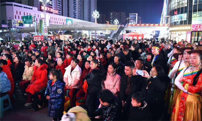 元宵晚会惊现川剧变脸，非遗贯口焕新活力，你猜灯谜赢大奖了吗？  第2张