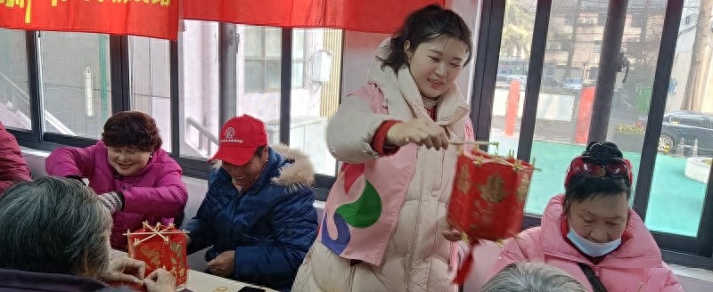 元宵节还能这样过？非遗剪纸、创意灯笼、猜谜语一个都不少  第1张