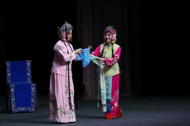 郭德纲领衔评剧打狗劝夫震撼开演，你怎能错过这场笑中带泪的亲情盛宴？  第3张