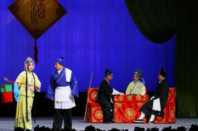 郭德纲领衔评剧打狗劝夫震撼开演，你怎能错过这场笑中带泪的亲情盛宴？  第5张