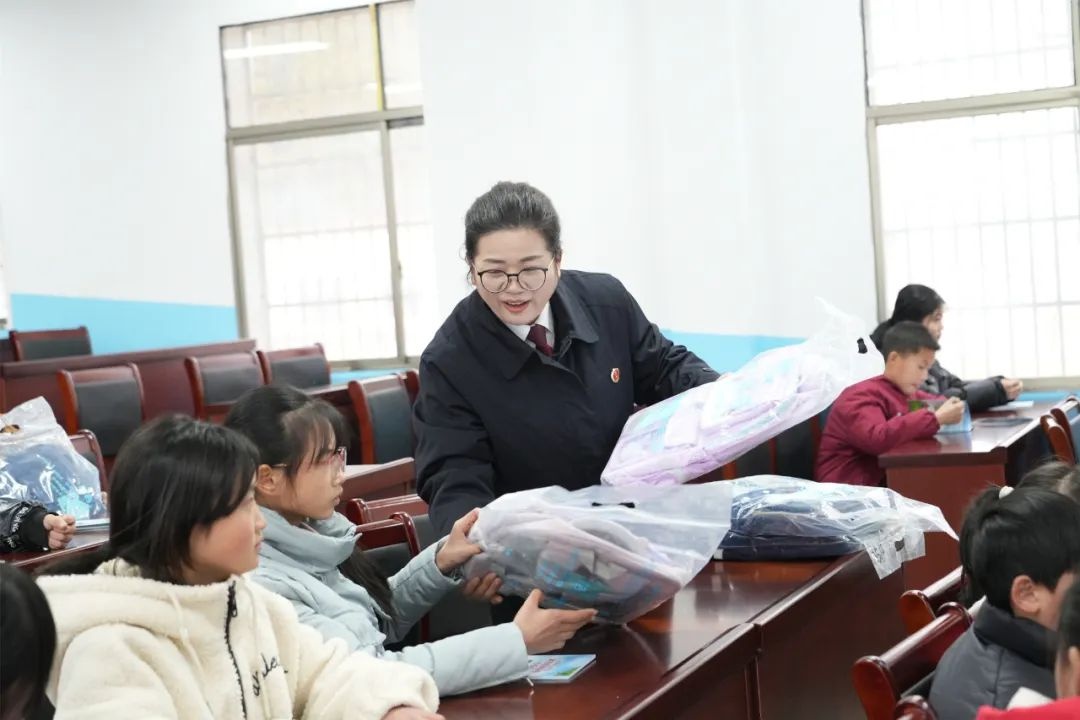 哪吒变身普法先锋？开学首日这堂法治课让师生大开眼界  第6张