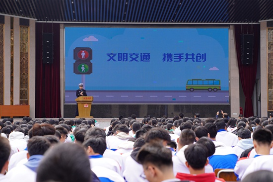 鹤山公安全力护航，你的新学期安全谁来守护？  第4张