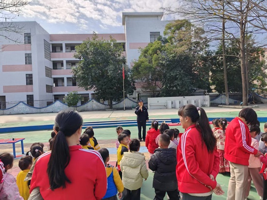 鹤山公安全力护航，你的新学期安全谁来守护？  第6张