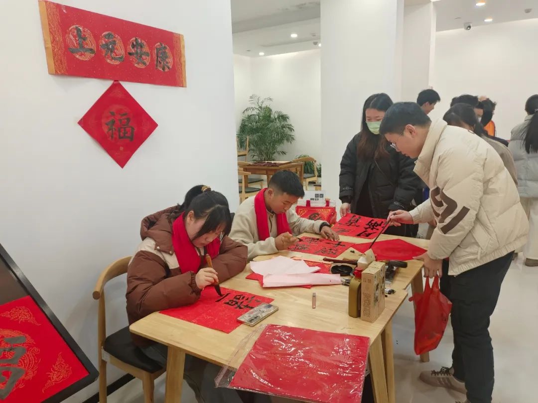 欣湾社区元宵游园会：300居民齐聚，猜灯谜领汤圆，你错过了吗？  第8张