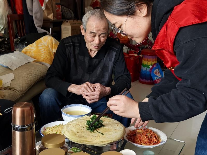 随口一提就送来荠菜！社区温暖为何让人如此感动？  第4张