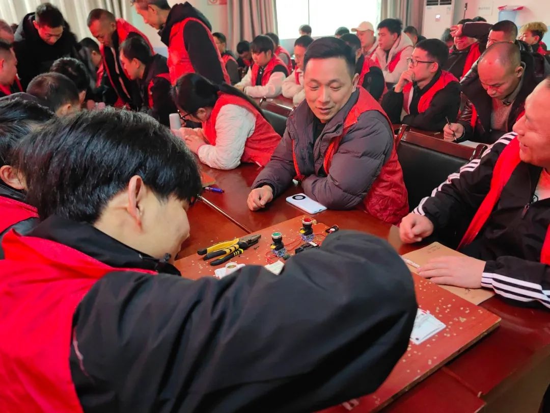 碧江区免费电工培训开课，51名学员争相报名！你还在等什么？  第4张