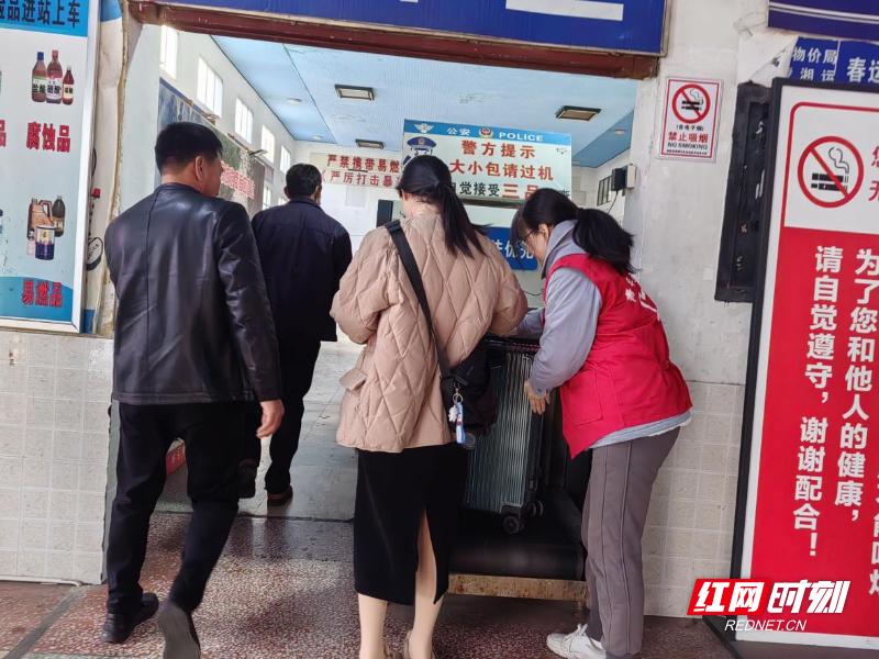 2025寒假，湘南学院临床学院学子如何在家乡留下温暖足迹？  第4张