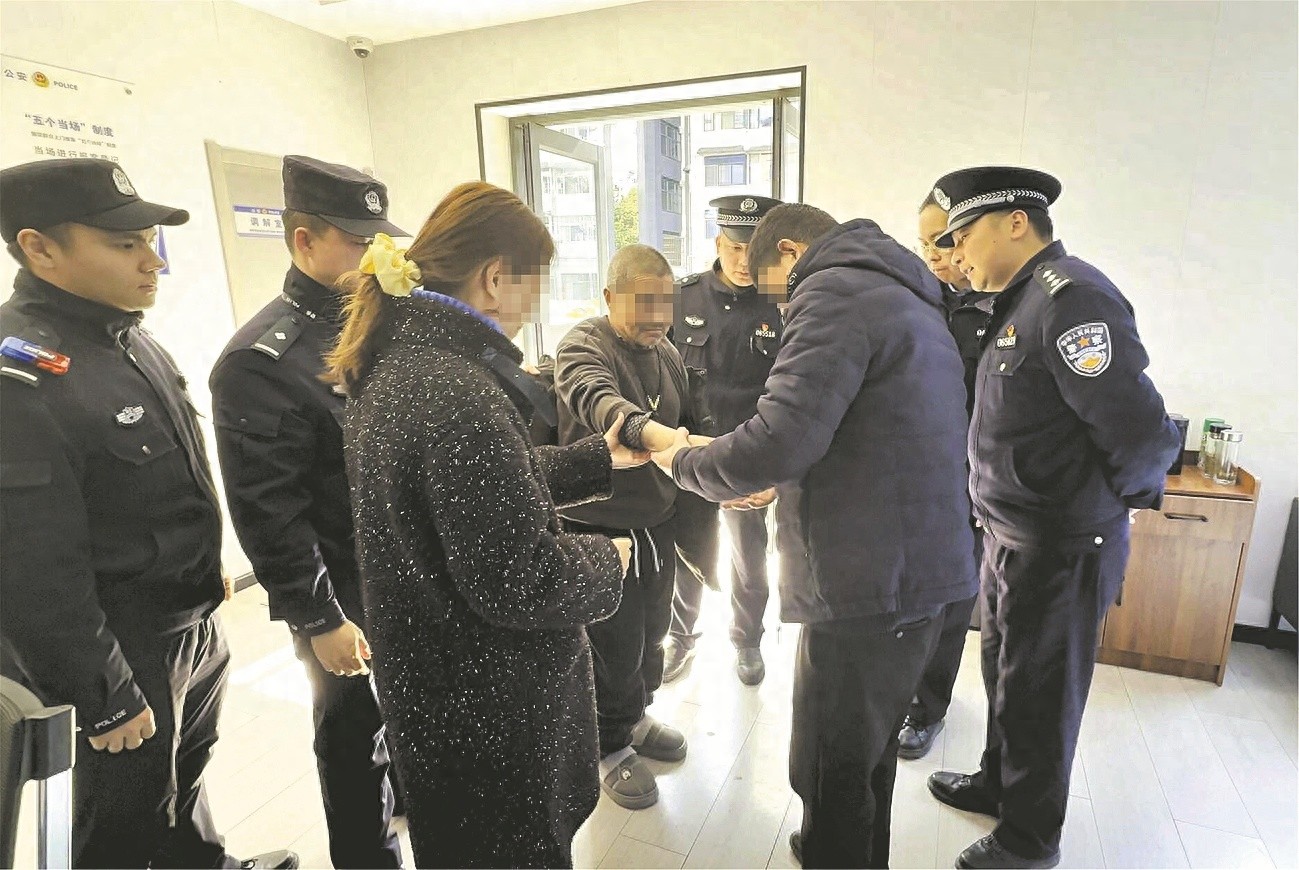 失散15年，大伯终于找到了！这一刻，他们泪如雨下