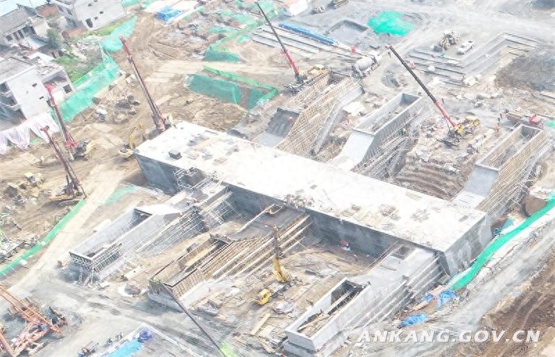 西康高铁安康西站旅客通道主体结构完成，30天创奇迹！你猜他们是怎么做到的？  第1张