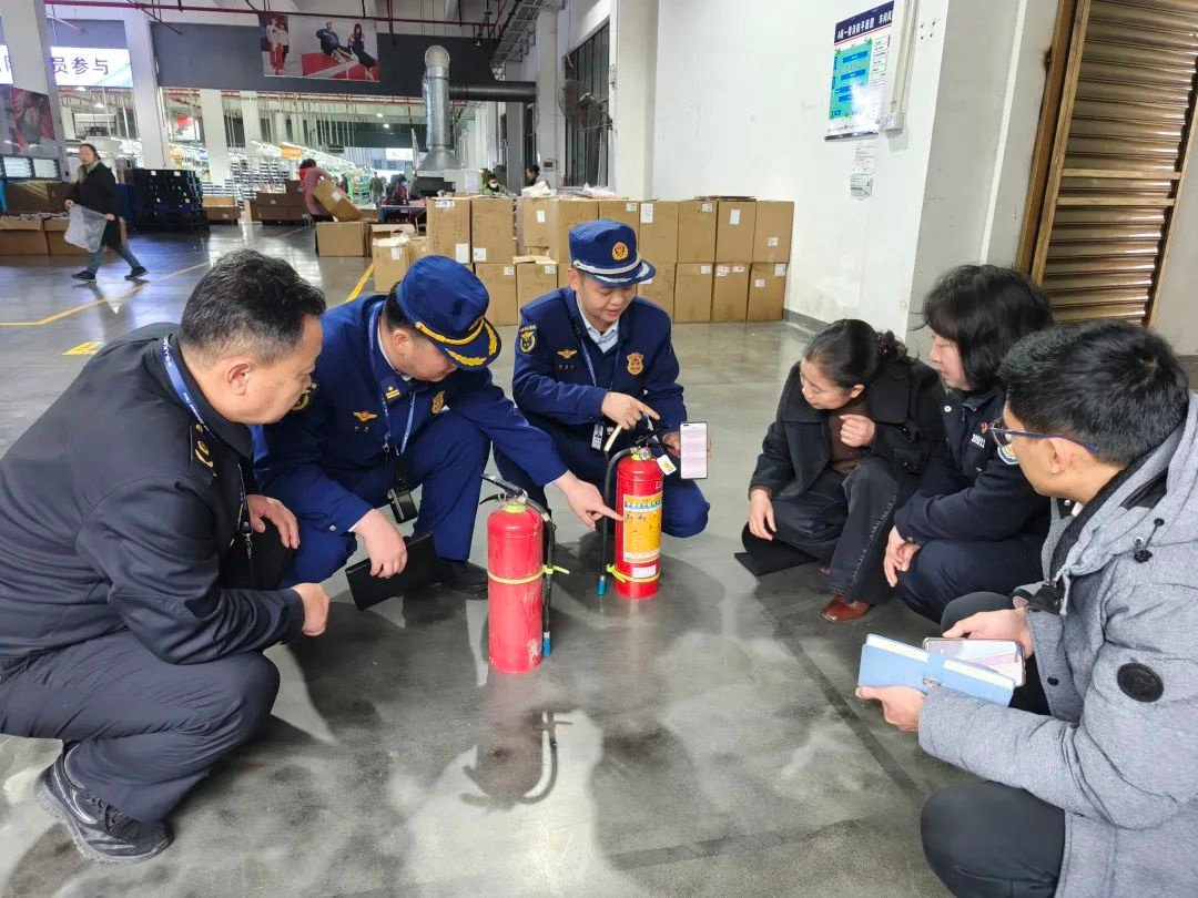 3.15大行动！县消防救援大队联合多部门严查假冒伪劣消防产品，你家安全了吗？  第1张