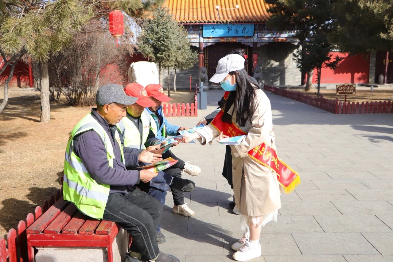 你知道吗？玉泉区这场活动让市民纷纷加入植树大军  第3张