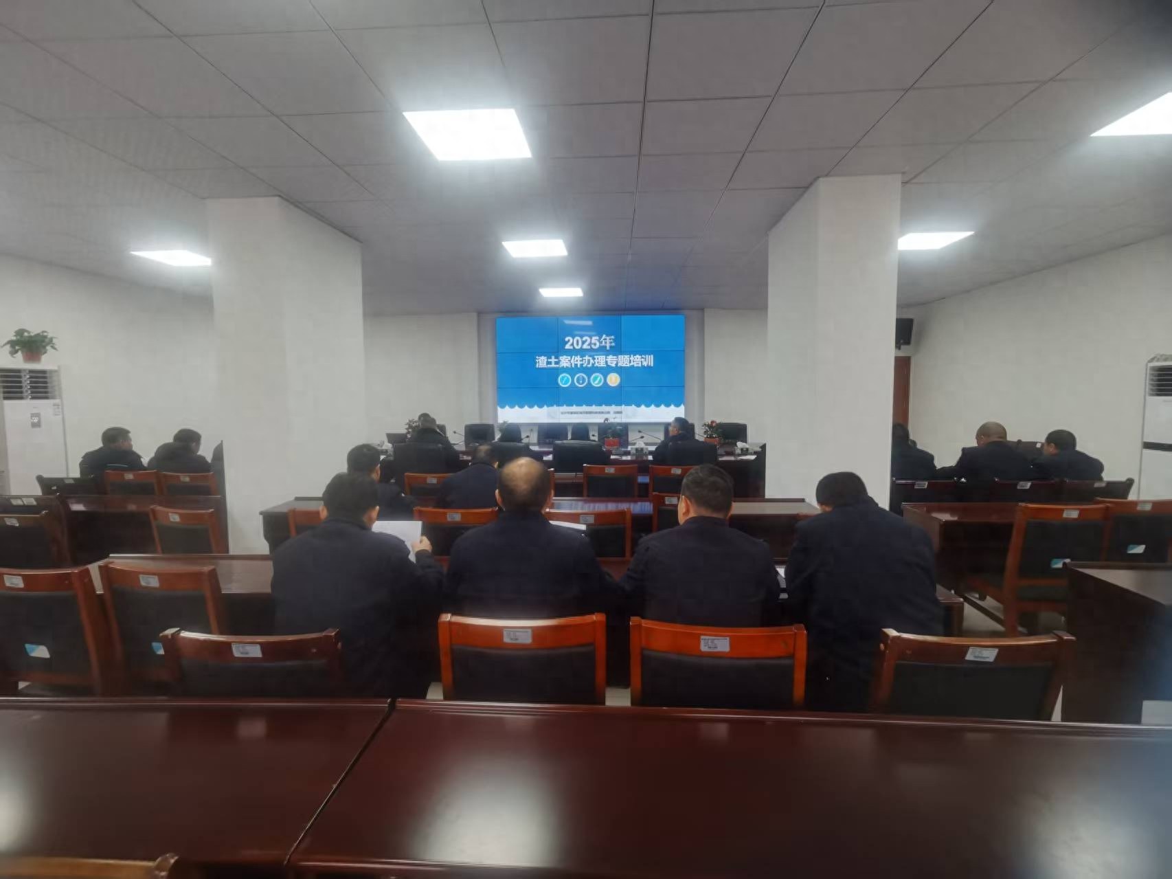 望城区城管执法局如何通过三次培训提升执法水平?揭秘背后的秘密 第1张 望城区城管执法局如何通过三次培训提升执法水平?揭秘背后的秘密 第1张