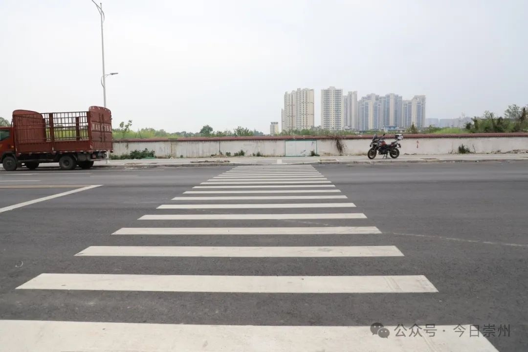 东兴街全新通车！500米双向4车道，停车难问题将如何解决？  第5张