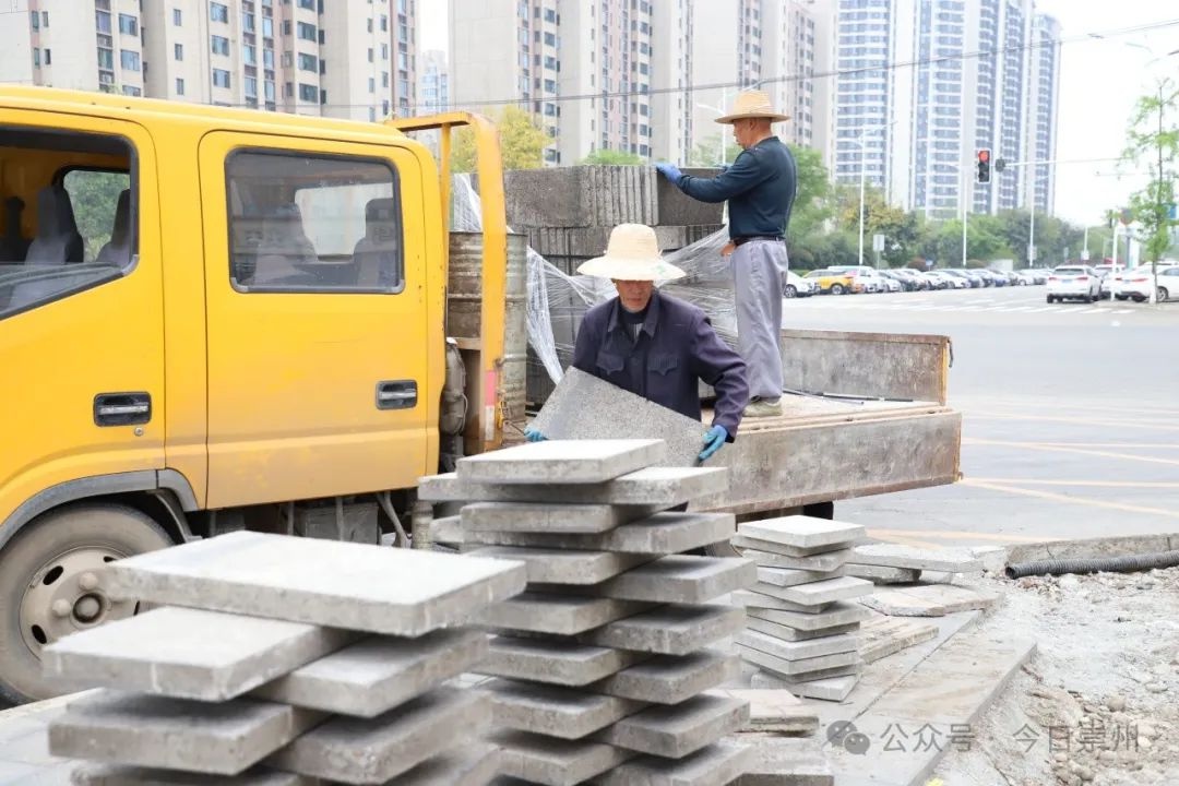东兴街全新通车！500米双向4车道，停车难问题将如何解决？  第8张