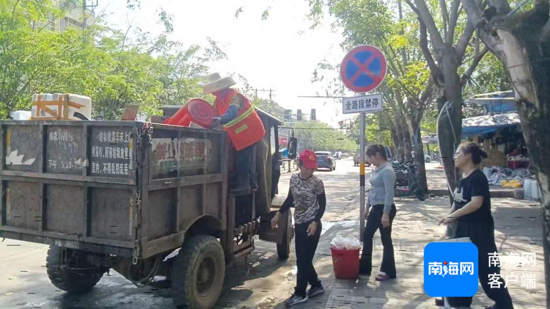 垃圾革命来袭！和乐镇如何用移动垃圾车让街面焕然一新？  第1张