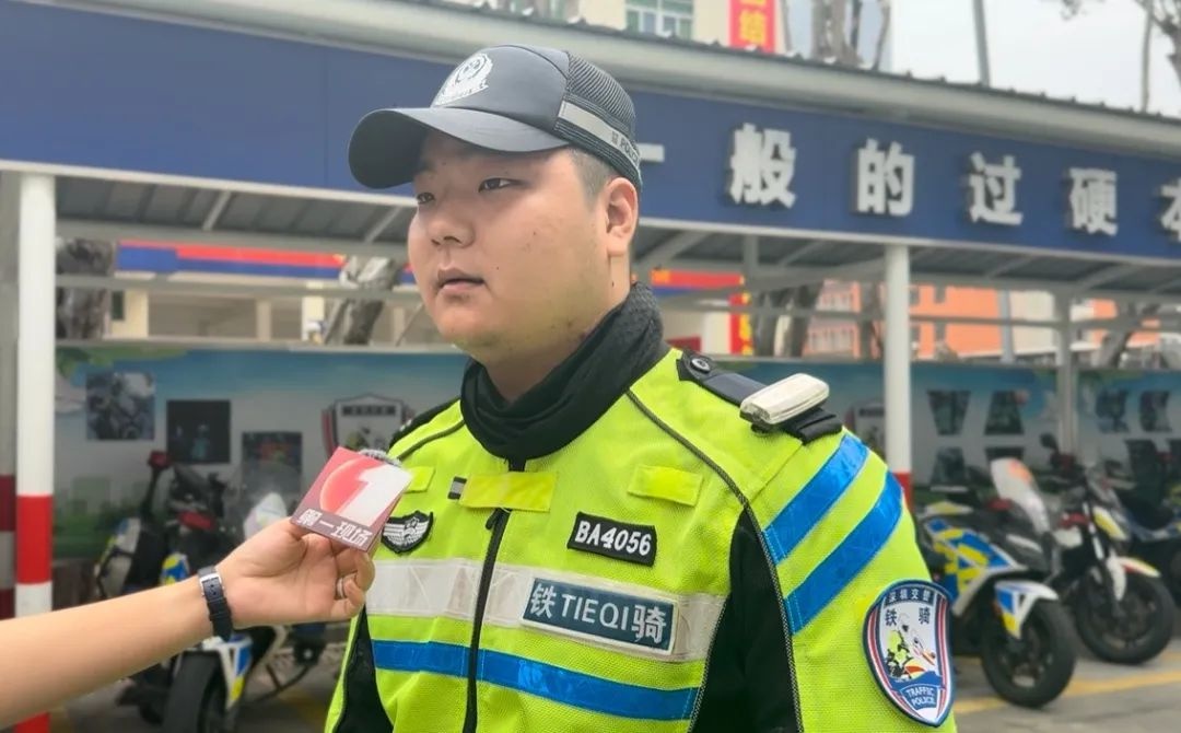 爬山摔伤遇晚高峰！深圳铁骑与出租车司机4分钟送医，这暖心一幕谁能不感动？  第3张