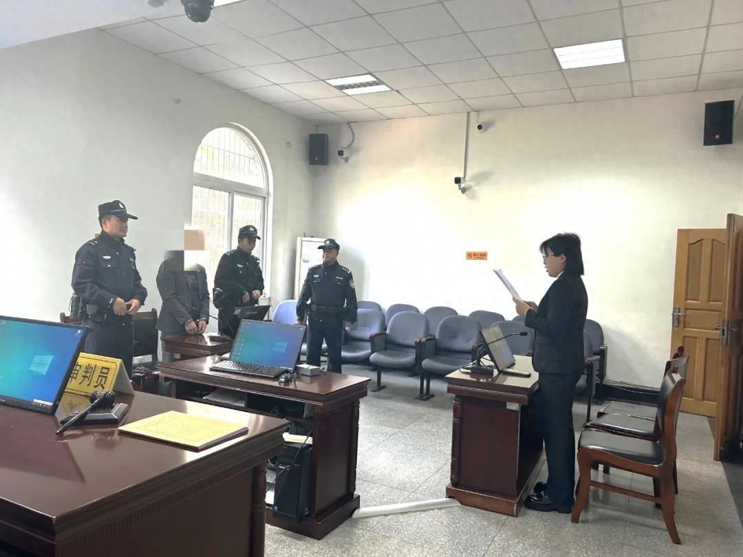 男子冒用他人身份骗贷25万，竟还冒充调解？法院出手了