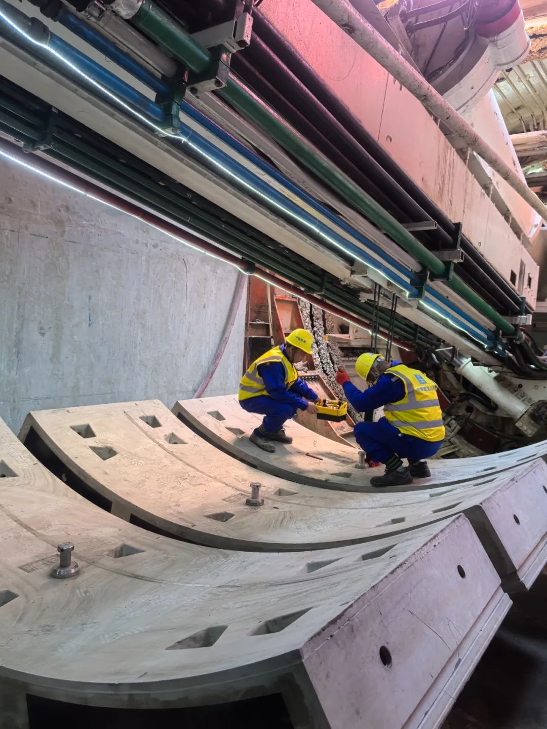 石家庄地铁1号线三期工程首台盾构始发，6.48米巨大刀盘震撼启转  第2张