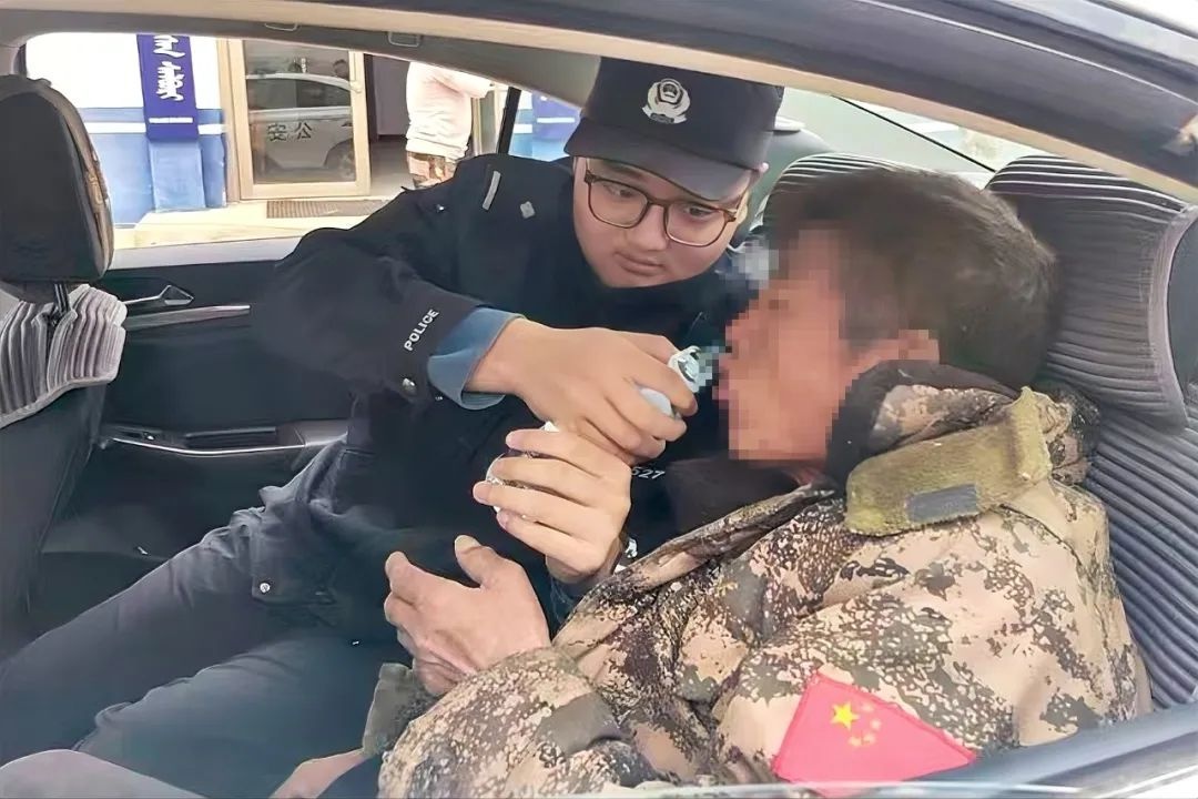 哇！翁旗公安四小时跨越区域救援，聋哑走失男子终迎温暖团圆，咋做到的？  第2张