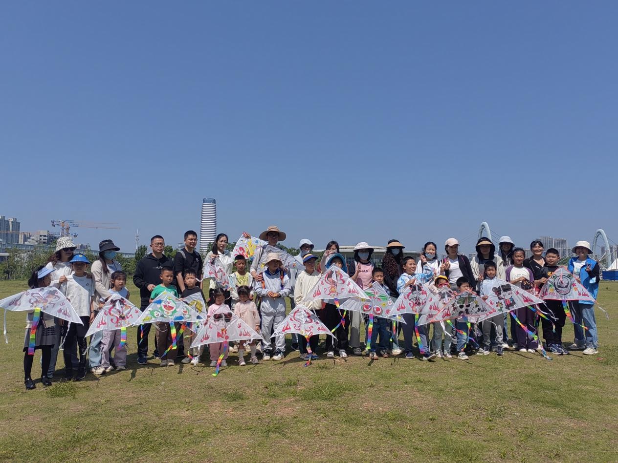 亲子共赴空轨之旅！探秘光谷科技与生态，这场活动有多精彩？  第3张