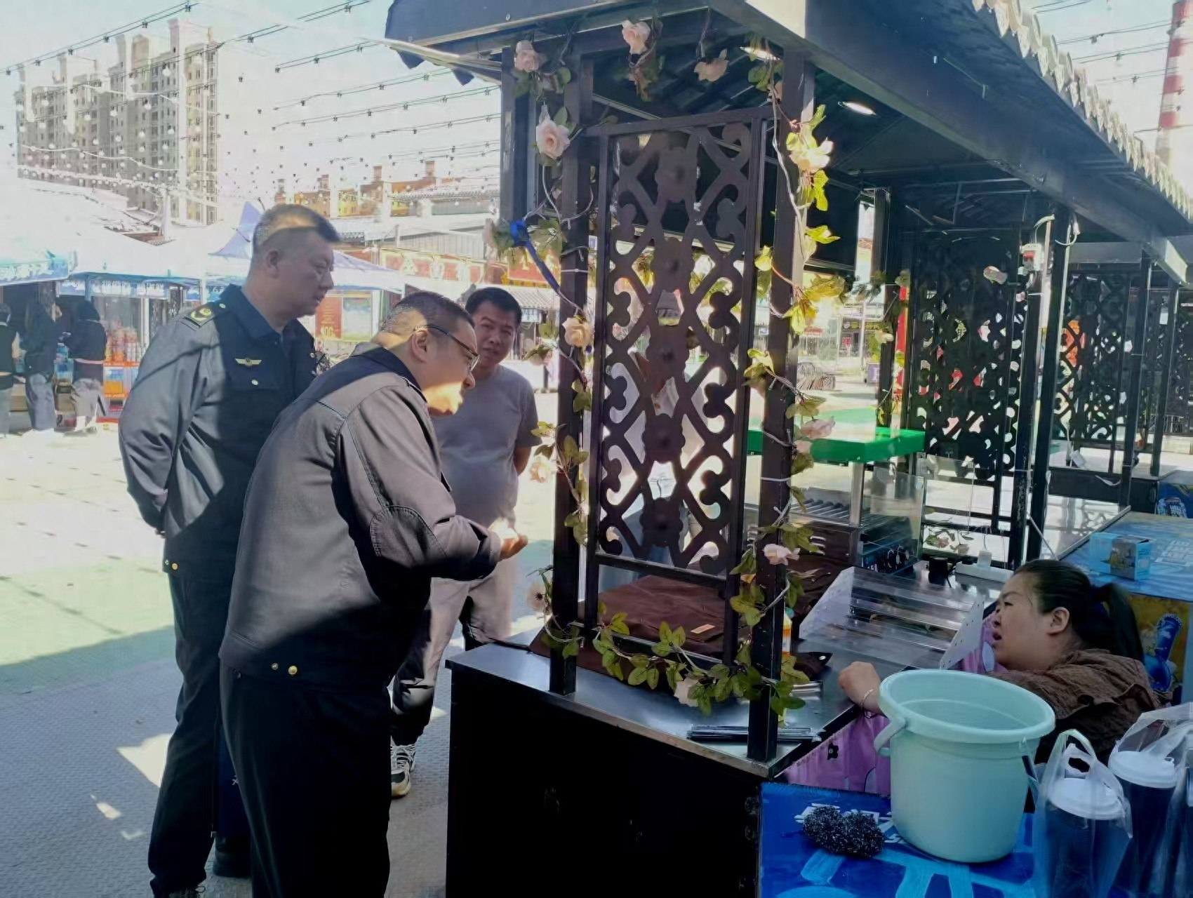 甘州区市场监管局排查夜市燃气安全隐患！你家附近夜市安全吗？